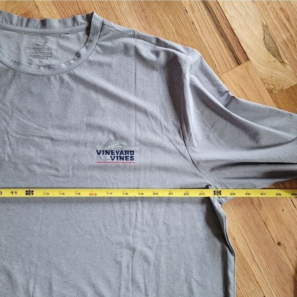 Vineyard Vines  XL Long Sleeve Wicking Performance Top Like New - Picture 4 of 8